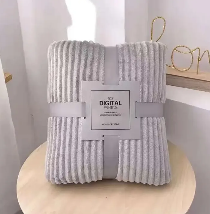 70x100cm Single Person Small Blanket Solid Color Coral Velvet Air-Conditioned Plush Comfortable and Warm Solid Color Blanket