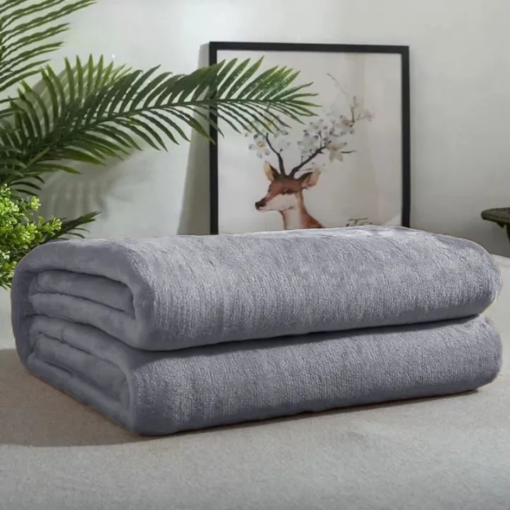 Summer Blanket Warm Bedsqread On The Bed Office Leg Cover Portable Nap Comforter Coral Velvet Blanket Air Conditioning Blankets